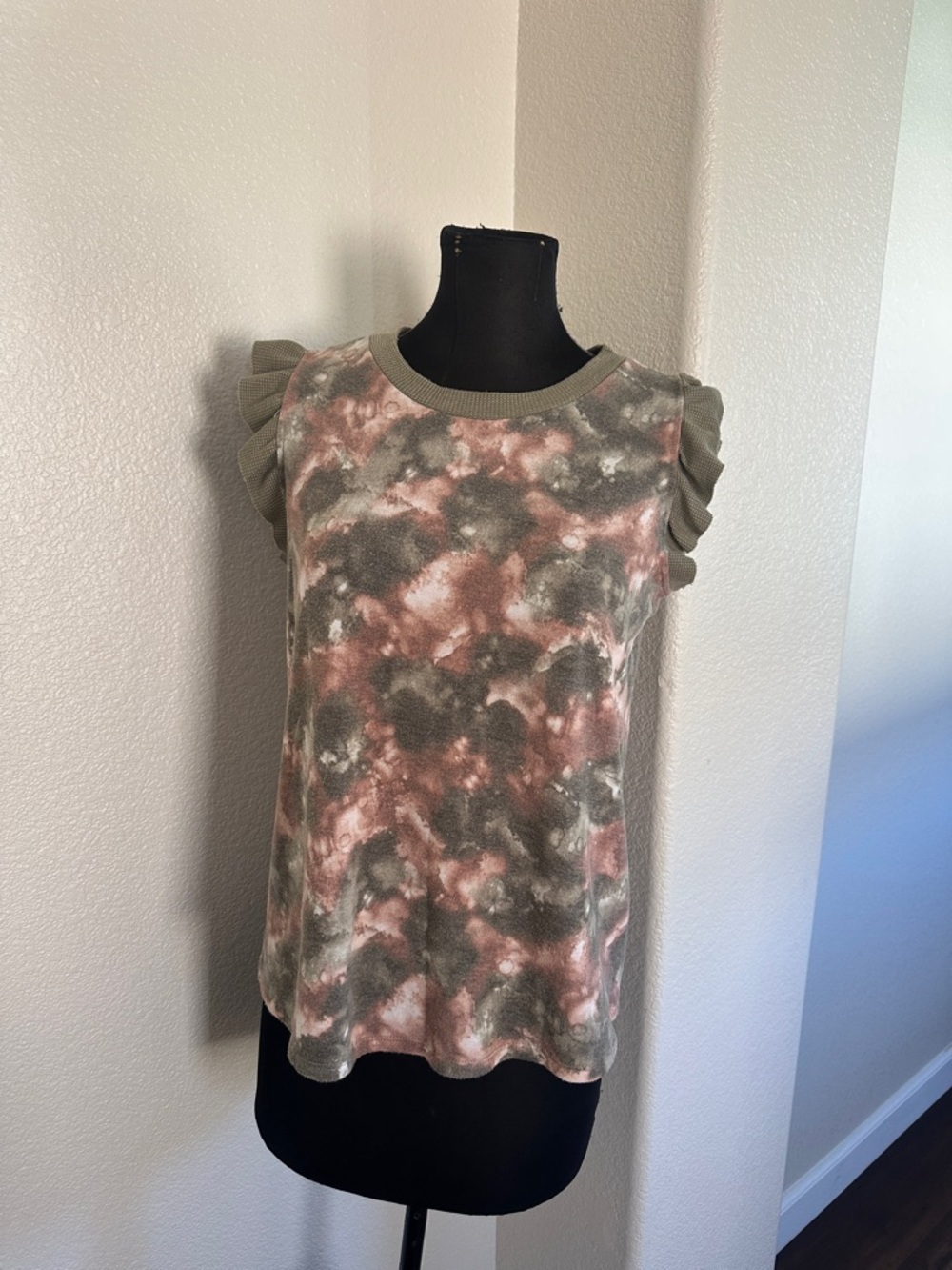 Ces Femme Olive and Blush Tie-Dye Ruffle Sleeve Tank